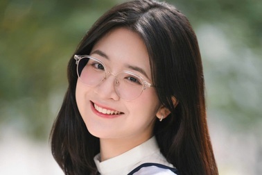 Nối gót chị gái, nữ sinh trúng tuyển 11 trường với tổng học bổng 14 tỷ đồng