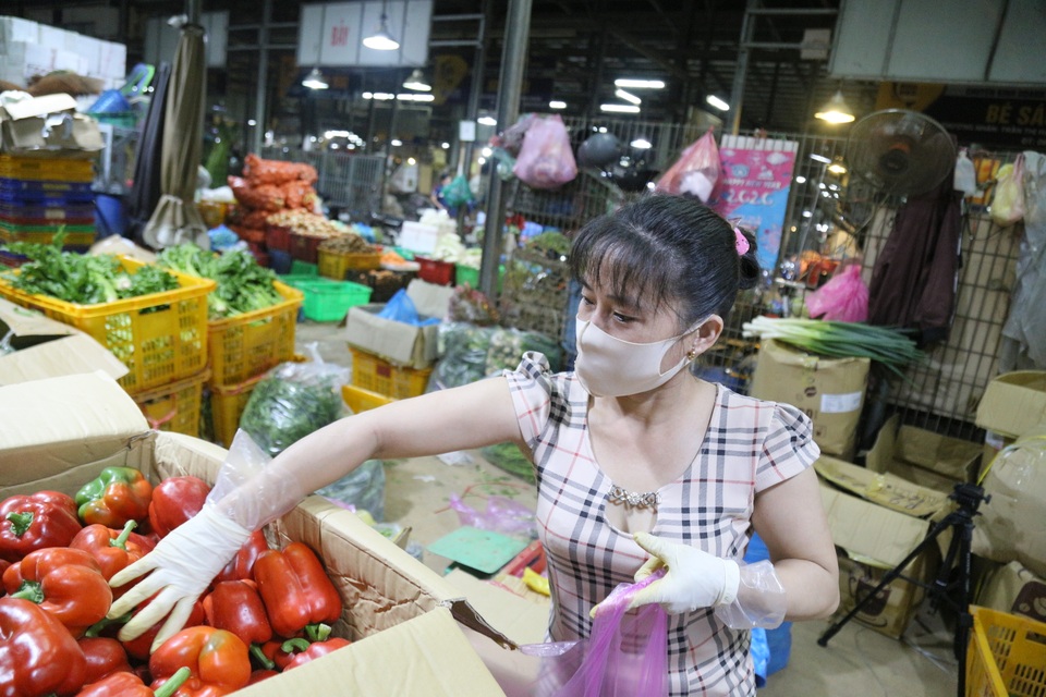 Thầy giáo chuyển nghề mua được nhà sau 11 năm thức đêm làm ...thợ mổ cá - 7 Thầy giáo chuyển nghề mua được nhà sau 11 năm thức đêm làm ...thợ mổ cá - 7