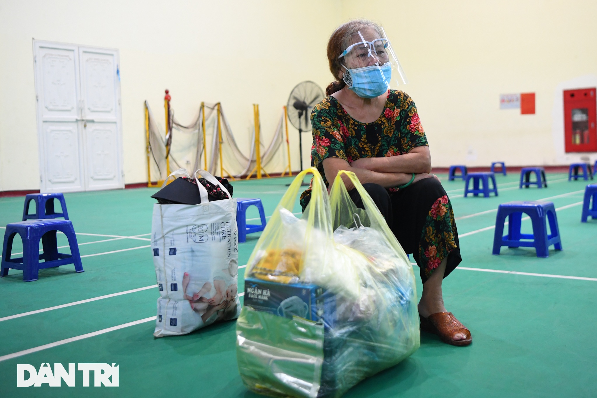 Đón 85 công dân phường Thanh Xuân Trung trở về nhà sau hơn 20 ngày cách ly - 8 Đón 85 công dân phường Thanh Xuân Trung trở về nhà sau hơn 20 ngày cách ly - 8