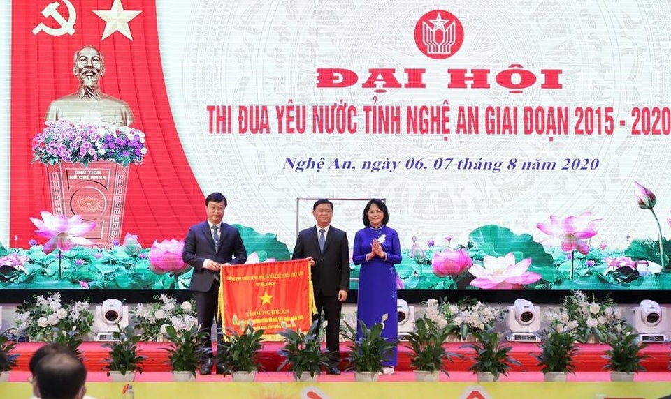 Xây dựng Nghệ An trở thành trung tâm vùng Bắc Trung bộ - 3 Xây dựng Nghệ An trở thành trung tâm vùng Bắc Trung bộ - 3