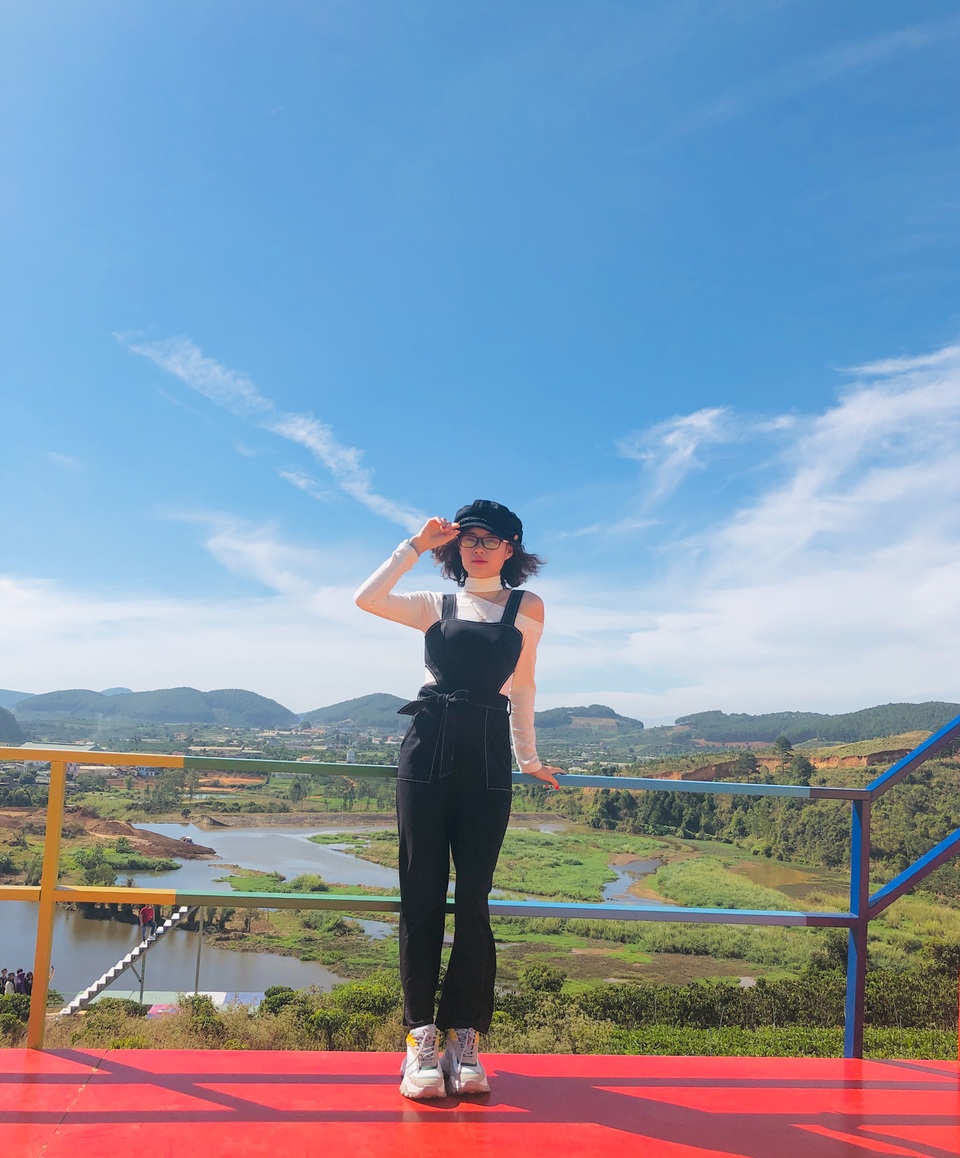Cô giáo trẻ với clip quay cùng học trò hút gần 10 triệu view trên TikTok - 5 Cô giáo trẻ với clip quay cùng học trò hút gần 10 triệu view trên TikTok - 5