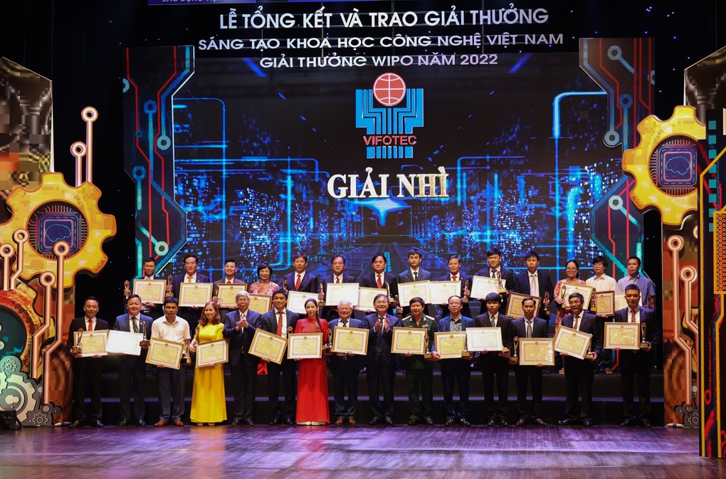 EVNCPC nhận 4 giải thưởng Sáng tạo khoa học công nghệ Việt Nam - 5 EVNCPC nhận 4 giải thưởng Sáng tạo khoa học công nghệ Việt Nam - 5