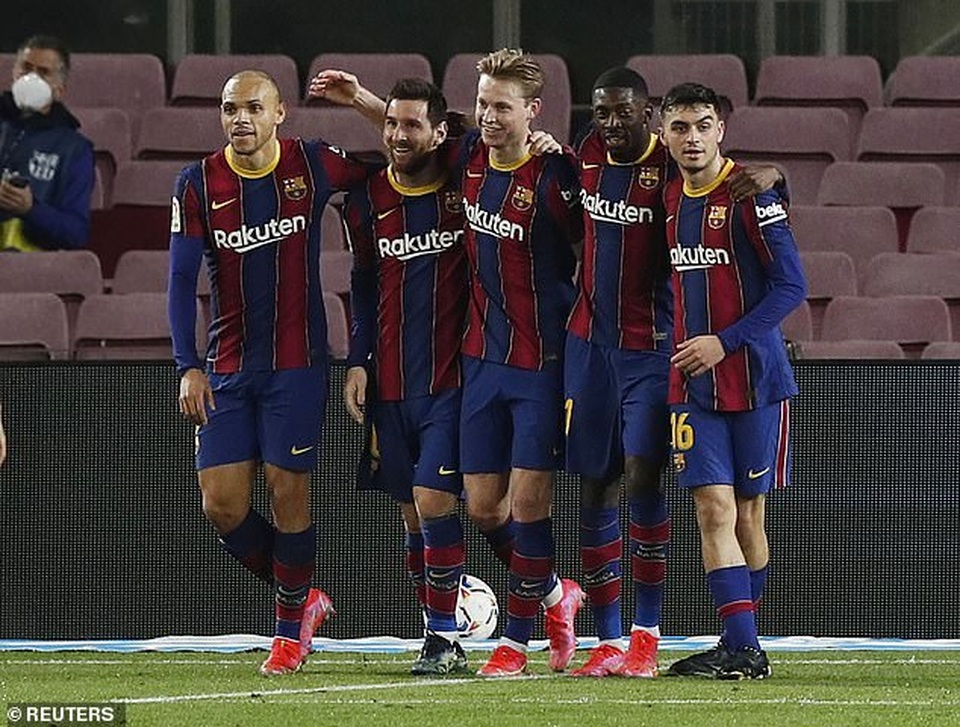 Messi lập cú đúp, Barcelona chỉ còn kém Real Madrid 2 điểm - 4 Messi lập cú đúp, Barcelona chỉ còn kém Real Madrid 2 điểm - 4