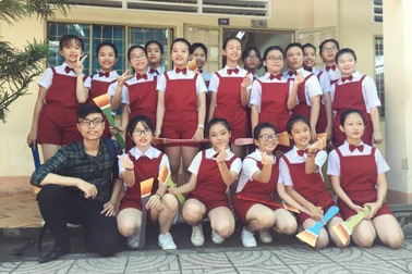 Sinh viên làm biên đạo múa