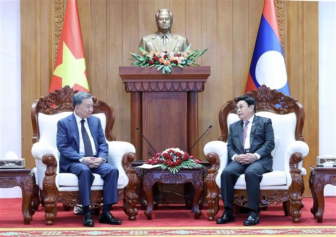 View - Chủ tịch nước Tô Lâm hội kiến Chủ tịch Quốc hội Lào | Báo Dân trí