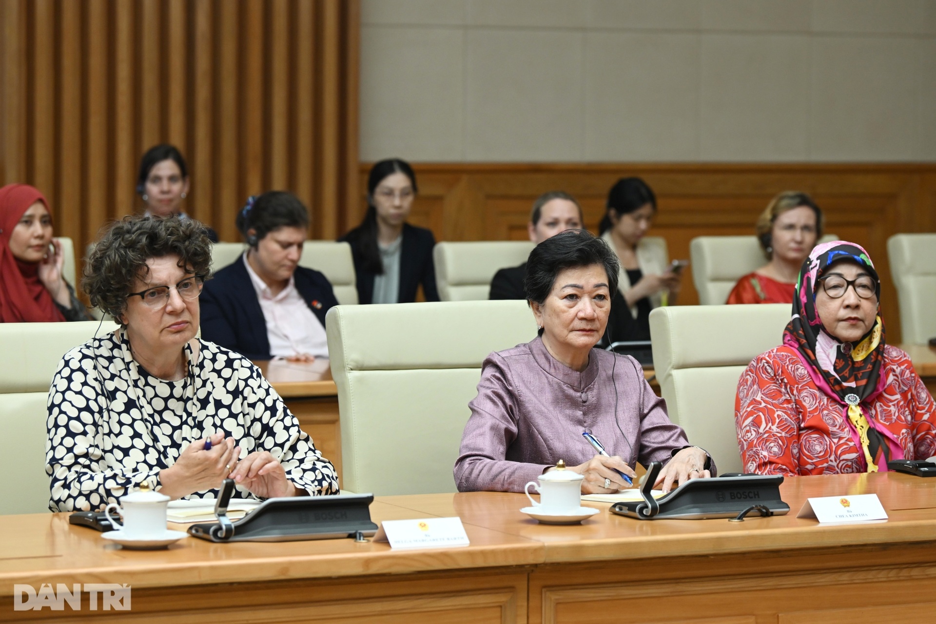 Thủ tướng Phạm Minh Chính gặp mặt các nhà ngoại giao nữ Việt Nam và quốc tế - 2 Thủ tướng Phạm Minh Chính gặp mặt các nhà ngoại giao nữ Việt Nam và quốc tế - 2