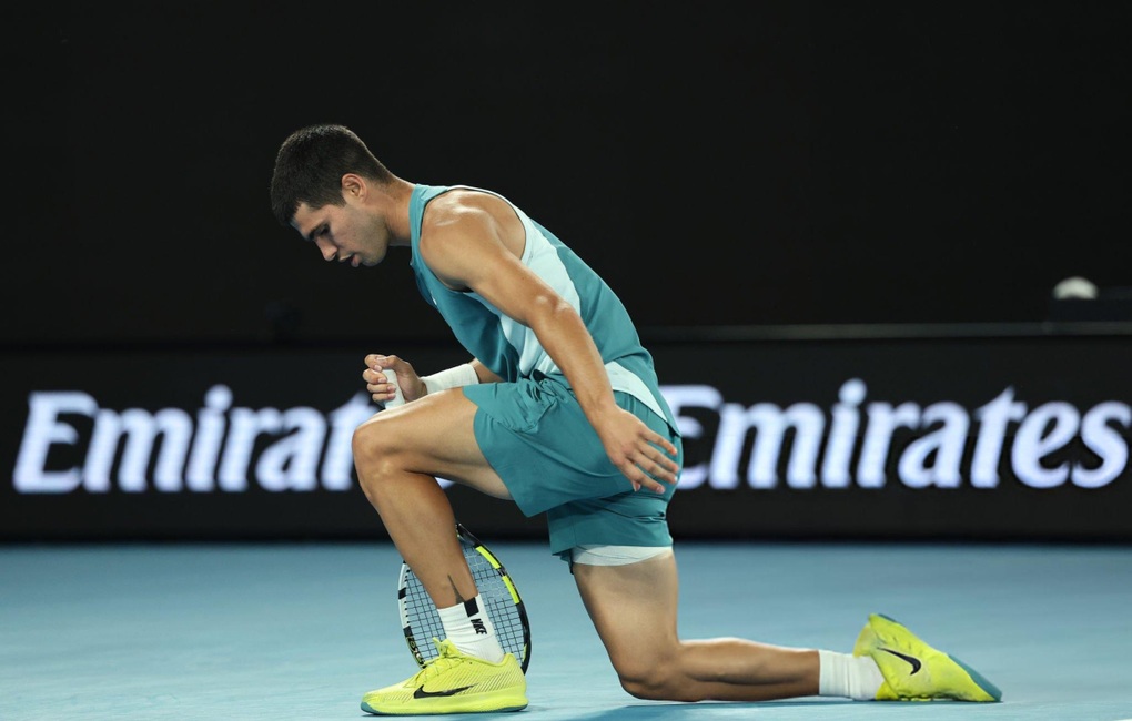 Đánh bại Alcaraz, Djokovic gặp Zverev tại bán kết Australian Open - 2 Đánh bại Alcaraz, Djokovic gặp Zverev tại bán kết Australian Open - 2