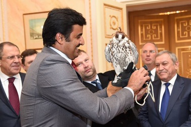 Thế giới 360 độ tuần qua: Putin tặng chim ưng cho Tiểu vương Qatar