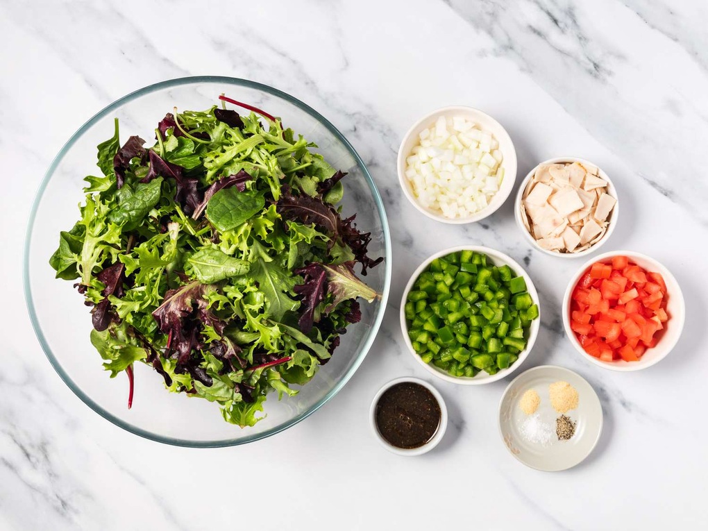 Giải ngấy mâm cơm ngày Tết với món salad cá hồi tươi mát, dễ làm - 2 Giải ngấy mâm cơm ngày Tết với món salad cá hồi tươi mát, dễ làm - 2