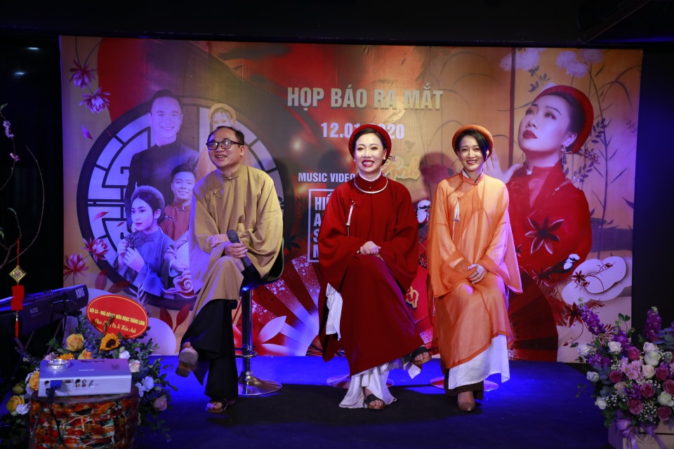 Sao mai Hiền Anh kể phút xao lòng, “say nắng” trong MV 18+ - 2 Sao mai Hiền Anh kể phút xao lòng, “say nắng” trong MV 18+ - 2