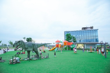 Phố Nối House xây sân chơi miễn phí rộng cả hecta