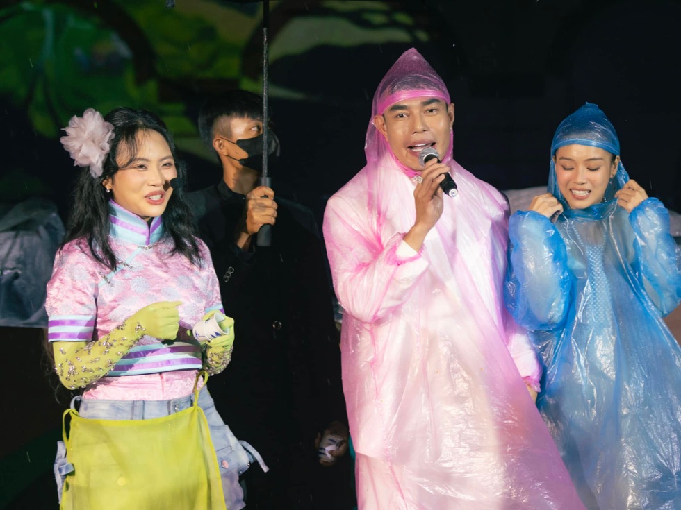 Phương Mỹ Chi: Mong mọi người đừng so sánh tôi với chị Hoàng Thùy Linh - 13 Phương Mỹ Chi: Mong mọi người đừng so sánh tôi với chị Hoàng Thùy Linh - 13