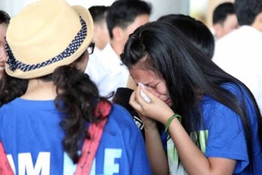 Khóc vì sao Hàn: Đừng so sánh thần tượng với bố mẹ