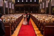 Cô dâu chú rể "cô đơn" trong đám cưới mùa dịch