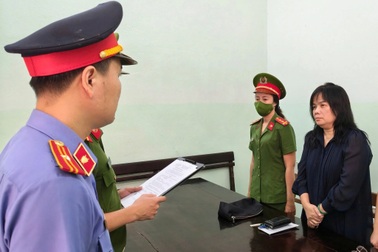 Người phụ nữ dựng kịch bản cho vay nặng lãi, thu lợi hơn 2 tỷ đồng