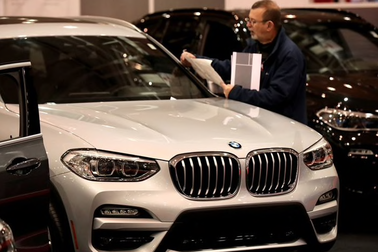 Lỗi camera lùi, hơn 250.000 xe BMW, Rolls-Royce và Toyota bị triệu hồi về xưởng