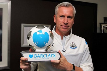 Van Gaal vẫn hụt giải xuất sắc nhất tháng 11