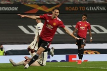 Man Utd trút cơn thịnh nộ sau thảm họa "vỡ sân"?