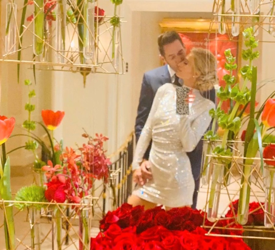Paris Hilton hạnh phúc đón Giáng sinh bên bồ mới - 8 Paris Hilton hạnh phúc đón Giáng sinh bên bồ mới - 8
