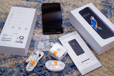 Mở hộp Bphone 2017 đầu tiên tại Việt Nam