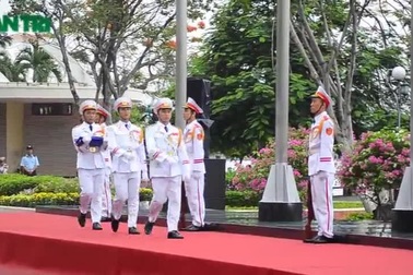 Lễ thượng cờ chào mừng 48 năm thành lập ASEAN