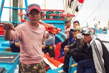 Dong thuyền ra khơi đón Tết trên vùng biển chủ quyền