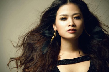 Dương Hoàng Yến hát tình ca cùng Trung Quân Idol