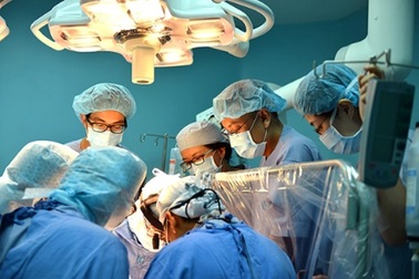 Ứng dụng phẫu thuật nội soi trong điều trị một số bệnh lồng ngực phức tạp