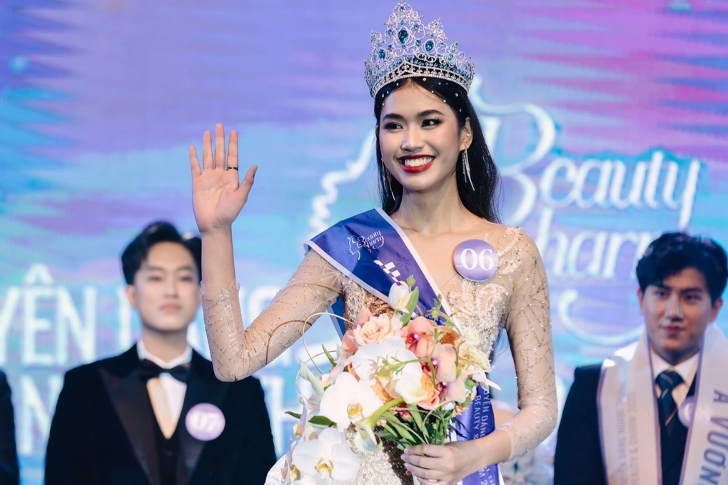 Dàn hoa khôi, á khôi Ngoại thương vừa xinh đẹp vừa đa tài giờ ra sao? - 9 Dàn hoa khôi, á khôi Ngoại thương vừa xinh đẹp vừa đa tài giờ ra sao? - 9
