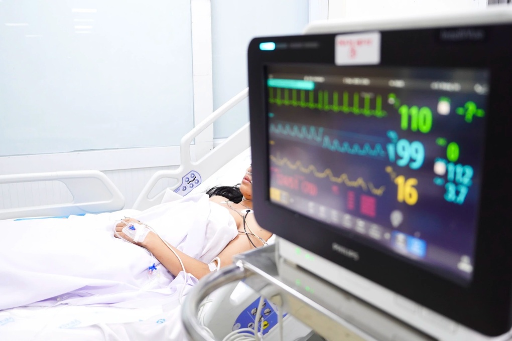 Nạn nhân nhảy lầu vụ cháy quán ăn 4 người chết: Không thể thở nổi - 1 Nạn nhân nhảy lầu vụ cháy quán ăn 4 người chết: Không thể thở nổi - 1