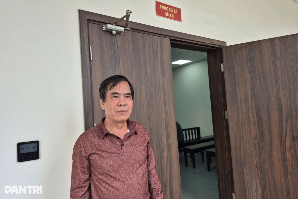 Hoãn phiên xử Đại học Kinh tế quốc dân bị kiện đòi bồi thường 46 tỷ đồng - 1 Hoãn phiên xử Đại học Kinh tế quốc dân bị kiện đòi bồi thường 46 tỷ đồng - 1