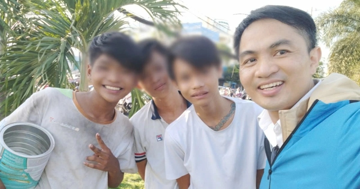 View - Nghe "chiến tích" của tên cướp nhí, người đàn ông có hành động đặc biệt | Báo Dân trí