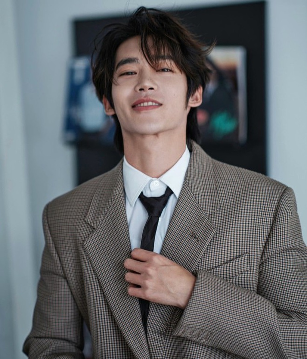 Mỹ nam lĩnh đòn cảnh cáo, nguy cơ bị đào thải vì tình trường bê bối - 4 Mỹ nam lĩnh đòn cảnh cáo, nguy cơ bị đào thải vì tình trường bê bối - 4