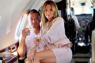 Bà xã khoe ảnh nóng bỏng mừng sinh nhật John Terry