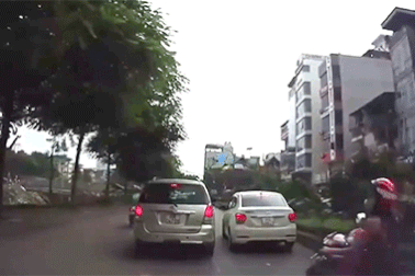 "Đội quân Ú oà" tiếp tục xuống đường - Hãy cẩn thận