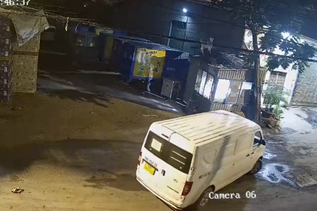 Người đàn ông đột nhập bãi xe ở TPHCM, trộm ô tô tải về quê - 1 Người đàn ông đột nhập bãi xe ở TPHCM, trộm ô tô tải về quê - 1