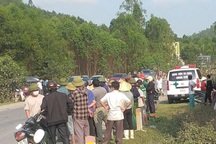 Bố cùng con 2 tuổi tử vong thương tâm sau cú va chạm với xe tải