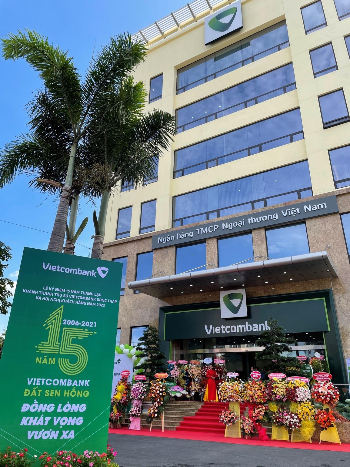 Vietcombank Đồng Tháp khánh thành trụ sở hoạt động mới - 2 Vietcombank Đồng Tháp khánh thành trụ sở hoạt động mới - 2