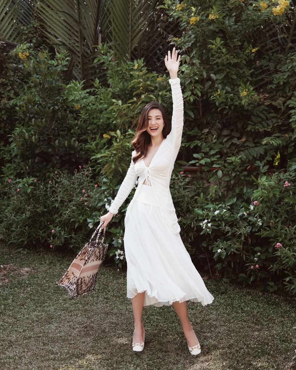 Tóc Tiên sexy ngẹt thở với phong cách lạ - 2