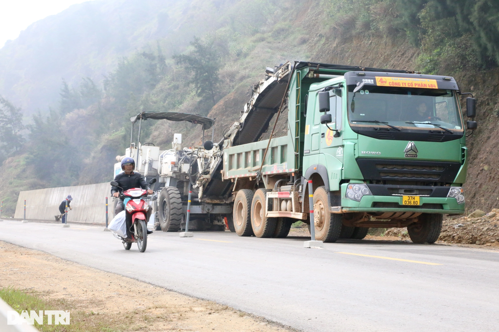 Dự án đường 70 tỷ đồng mới bàn giao đã phải đào lên làm lại - 3 Dự án đường 70 tỷ đồng mới bàn giao đã phải đào lên làm lại - 3