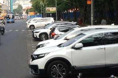 TPHCM thí điểm thu phí tự động ô tô đỗ ở 3 tuyến đường