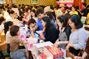 200 thương hiệu cao cấp giảm 50% tại VStyle’s Private Sale