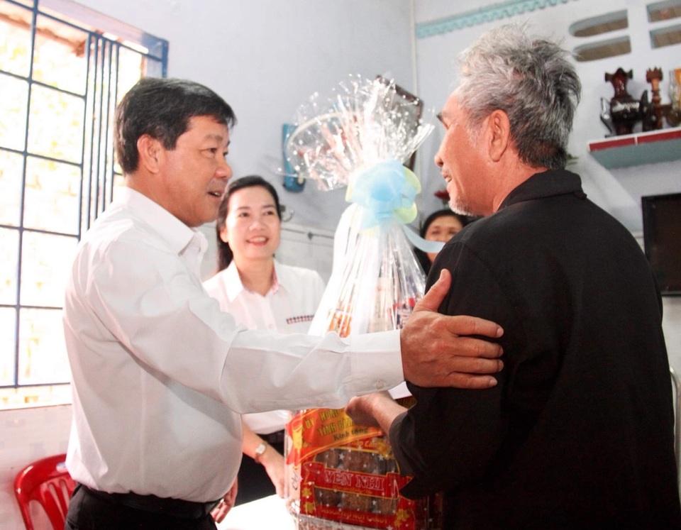 Dành hơn 76 tỷ đồng chăm lo đời sống người có công với cách mạng - 2 Dành hơn 76 tỷ đồng chăm lo đời sống người có công với cách mạng - 2