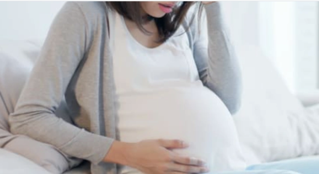 Mẹ đứng hình khi bé 9 tuổi hỏi: Sao chị lớp 5 lại sinh con? - 1 Mẹ đứng hình khi bé 9 tuổi hỏi: Sao chị lớp 5 lại sinh con? - 1