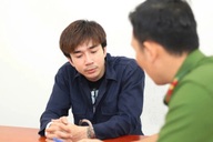 Ca sĩ Chi Dân giấu tờ 2.000 đồng trong dây đeo đồng hồ khi sử dụng ma túy