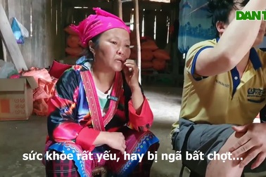 Thương cảnh vợ chăm chồng mù tai biến và 4 con thơ