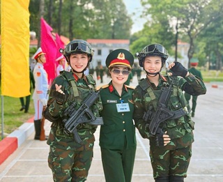 Nữ trung sĩ biệt động kể về việc luyện tập diễu binh dưới trời nắng 38 độ - 5