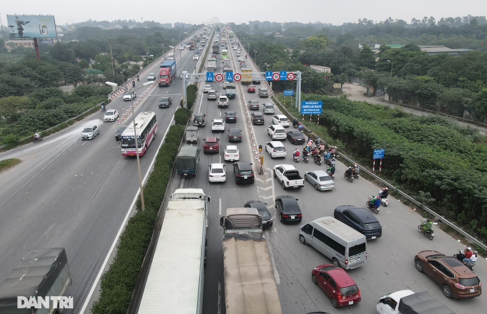 Tai nạn và ùn tắc xảy ra như “cơm bữa” trên cây cầu huyết mạch Thanh Trì - 3 Tai nạn và ùn tắc xảy ra như “cơm bữa” trên cây cầu huyết mạch Thanh Trì - 3