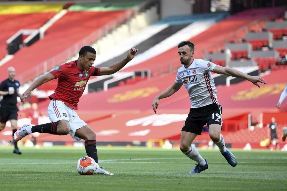 Nhìn lại trận đấu Man Utd đè bẹp Sheffield United - 8 Nhìn lại trận đấu Man Utd đè bẹp Sheffield United - 8