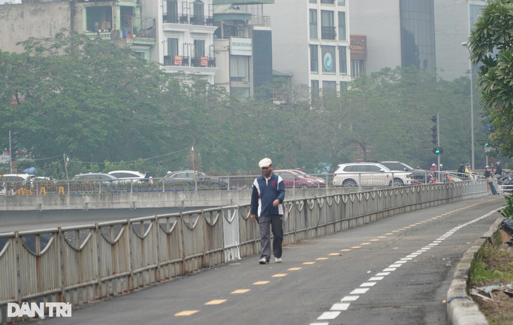 Người dân trải nghiệm tuyến đường đầu tiên dành cho xe đạp ở Hà Nội - 2 Người dân trải nghiệm tuyến đường đầu tiên dành cho xe đạp ở Hà Nội - 2